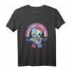 Pastell Gothic Shirt mit Voodoo-Puppen-Design – Kawaii Menhera T-Shirt für Halloween, Gothic-Liebhaber & Pastell Goth Fans