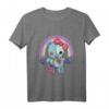 Pastell Gothic Shirt mit Voodoo-Puppen-Design – Kawaii Menhera T-Shirt für Halloween, Gothic-Liebhaber & Pastell Goth Fans