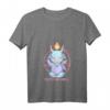 Damen Kawaii Pastel Goth Baby Baphomet T-Shirt mit V-Ausschnitt – Cute Satanic Nu Goth Mode & Occult Geschenk