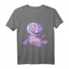 Goth Pastell Creepy Voodoo Puppe T-Shirt - Niedliches und Gruseliges Gothic Design für Cosplay, Manga & Anime Fans