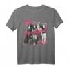 Breakfast Club Pink Text Group Photograph T-Shirt - Offiziell lizenziertes Film- und Gruppenshirt für Fans