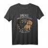 Dackel machen mich glücklich T-Shirt – Lustiges Hundemotiv für Dackel-Liebhaber, Herrchen & Frauchen als Geschenkidee zu Geburtstag & Weihnachten