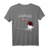 Schwarzwaldmädel mit Schrotflinte und Bollenhut T-Shirt – Perfektes Geschenk für Schwarzwaldfans, Urlaubserinnerung & Tradition