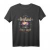 Dorfkind und stolz drauf Blumen T-Shirt für Damen & Mädchen – Lustiges Retro Landmotiv, Geschenkidee für Landliebhaberinnen in Deutschland, Bayern, Tirol & Österreich