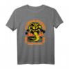 Cobra Kai Karate-Dojo-Logo T-Shirt - Offizielles Merchandise für Fans der Serie
