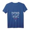 Damen Partners in Wine - Wein T-Shirt mit V-Ausschnitt, Perfekt als Geschenk für Weinliebhaberinnen und Paare