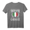 Keine Therapie Gardasee Italien Urlaub T-Shirt – Lustiges Geschenk für Gardasee-Liebhaber, Segler und Reisende am Meer