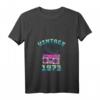 Damen 47. Geburtstag Vintage 1973 T-Shirt mit V-Ausschnitt – Retro Geschenk für Mann und Frau, Geburtstagsspruch mit Palmen & Ghettoblaster