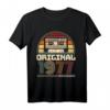 Retro Kassetten Tape Jahrgang 1977 - Vintage Musik T-Shirt für Geburtstagskinder, Männer und Frauen, perfekt als Geschenk oder für den Alltag