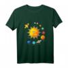 Kinder Sonnensystem T-Shirt mit Planeten, Sonne & Raketen – Buntes Weltraumdesign für Kinder zum Geburtstag & Weihnachten
