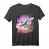 Space Cat Riding Unicorn T-Shirt mit Regenbogen und Laser - Buntes Fantasy-Kleidungsstück für Kinder