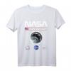 NASA Artemis Mission T-Shirt - Erste Frau zum Mond Design, offiziell genehmigt, ideal für Raumfahrtfans & Wissenschaftsbegeisterte
