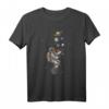 Astronaut jongliert Planeten auf einem Einrad - Raumfahrer T-Shirt für Science Fiction und Weltraum Fans