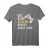 Zockern Eat Sleep Zocken Since 2002 Gamer T-Shirt – Perfektes Geschenk für Gamer & Gamerin, Geburtstag & Gaming Fans
