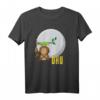 Lustiges Eulen T-Shirt vor dem großen hellen Mond – Humorvolles Tiermotiv für Nachtvogelliebhaber und Tierfreunde