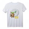 Lustiges Eulen T-Shirt vor dem großen hellen Mond – Humorvolles Tiermotiv für Nachtvogelliebhaber und Tierfreunde