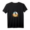 Queen Of Halloween T-Shirt mit fliegender Hexe auf Besen vor Mond – Perfekt für Kinder, Mädchen und kleine Hexen zu Halloween