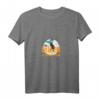 Queen Of Halloween T-Shirt mit fliegender Hexe auf Besen vor Mond – Perfekt für Kinder, Mädchen und kleine Hexen zu Halloween