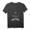Damen NASA Artemis Mission T-Shirt mit V-Ausschnitt – Erste Frau zum Mond, offiziell genehmigtes NASA-Design