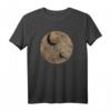 Mensch schaukelt vor dem Mond - Cooles Weltraum T-Shirt mit Mondschein, Galaxie und Retro-Look für Astronomie- und Sci-Fi-Fans
