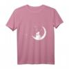 Verliebtes Katzenpaar im Mond T-Shirt - Romantisches Katzenmotiv für Tierliebhaber und Sternenhimmel-Fans
