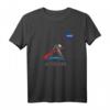 NASA Artemis Erste Frau zum Mond T-Shirt - Official NASA Design für Raumfahrtfans & Wissenschafts-Enthusiasten
