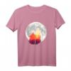 Heulender Wolf im Vollmond - Kunstillustration T-Shirt für Wolfsliebhaber, Naturschutz und Outdoor-Abenteuer