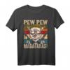 Pew Pew Madafakas Alpaka Lama T-Shirt mit Sonnenbrille und Pistolen - Vintage Sommeroutfit für Tierliebhaber & Humorvolle Geschenke