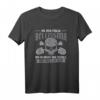 Ich habe eine schöne Tochter, eine Pistole, eine Schaufel und ein Alibi. Lustiges T-Shirt für Familie & Freunde – Perfektes Geschenk für Weihnachten & Geburtstag