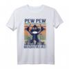 Lustiges Affe Pistole T-Shirt – Vintage Monkey Pew Pew Geschenk für Frauen und Männer zu Weihnachten & Geburtstag