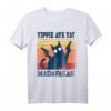 Yippie Aye Yay Madafakas Katze T-Shirt mit Pistolen – Lustiges Vintage Katzen Design für Katzenliebhaber & Humor-Fans