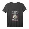 Damen & Herren Hund T-Shirt mit Pudel-Motiv 'Mein Pudel Ist Ein Schatz' - Leichtes, klassisch geschnittenes V-Ausschnitt Shirt