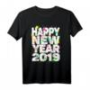 Happy New Year 2019 T-Shirt mit Feuerwerk & Raketen – Buntes Silvester Outfit für Damen, Herren & Kinder zum Jahreswechsel