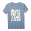 Happy New Year 2019 T-Shirt mit Feuerwerk & Raketen – Buntes Silvester Outfit für Damen, Herren & Kinder zum Jahreswechsel