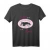Pudel liegen nicht einfach herum, sie verschönern den Raum - Comicstyle Pudel T-Shirt für Pudelliebhaber und Hundefreunde