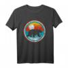 Retro Bear Silhouette & 80's Style Sun Vintage Graphic T-Shirt - Klassisch geschnitten, doppelt genähter Saum