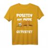 Lustiges Faultier Schlafmütze T-Shirt mit Spruch - Positiv auf Müde getestet für Büro, Homeoffice & Freizeit