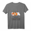 Niedliches Eichhörnchen Schlafshirt mit V-Ausschnitt – Bequeme Schlafkleidung für Damen, Herren und Kinder, Perfekt als Geschenk zu Weihnachten, Geburtstag & Muttertag