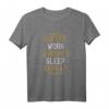 Kaffee Arbeit Whiskey Schlaf Wiederholung Whiskey Bourbon T-Shirt - Vintage Spirituosen Motiv für Bourbon-Trinker und Whiskey-Liebhaber