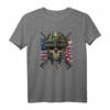 Military Veteran T-Shirt mit US-Flagge und Grunge-Schädel – Patriotisches Design für Amerikanische Veteranen