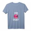 Damen Yes Daddy Kinky BDSM Dom Sub Sexy T-Shirt mit V-Ausschnitt – Provokatives Outfit für BDSM, Fetisch & kinky Mode