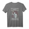 Coole Mädchen sind bei der Feuerwehr Feuerwehrfrau T-Shirt - Lustiges Feuerwehroutfit für Frauen, Mütter & Töchter bei der Feuerwehrjugend