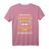 Der Gerüstbauer Betritt Den Raum - Lustiges Baustellen T-Shirt für Gerüstbauer und Bauarbeiter mit Spruch