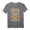 Der Gerüstbauer Betritt Den Raum - Lustiges Baustellen T-Shirt für Gerüstbauer und Bauarbeiter mit Spruch