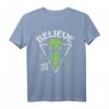 Meditating Alien Believe T-Shirt – Humorvolles UFO und Alien Motiv für Science-Fiction Fans, Conspiracy Theorists & Inner Peace Enthusiasten, perfekt für Events, Geburtstage, Halloween & Weihnachten