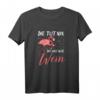 Weinkönigin HapOwl T-Shirt – Lustiges Weinliebhaber Outfit für Mädelsabend & Weinliebhaberinnen