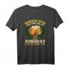 Lustiges Norbert T-Shirt mit Spruch für Geburtstag & Vatertag - Morgens müde Abends blau, perfekte Feierkleidung für Norbert