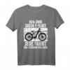 Lustiges E-Bike Geschenk Spruch T-Shirt für Radfahrer - Für Männer und Frauen, perfekt als Geschenkidee für E-Bike Enthusiasten