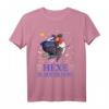 Witch in Training T-Shirt für Mädchen & Frauen - Niedliches Hexenkostüm für Halloween, Kindergeburtstage & Karneval, Mit spitzem Hut