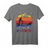 Dog-Scooter lustiges Spruch T-Shirt für Hundehalter - Ökologischer Hundesport ohne Batterie, perfekt für Husky Fans & Hundesportler als Geschenk